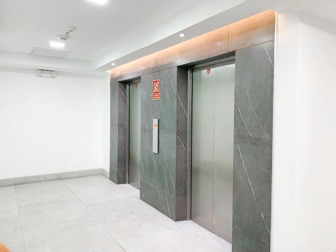 Apartment Suite De Lujo,Cerca Del Mall Del Sol, Sofa Cama, Parqueo Guayaquil