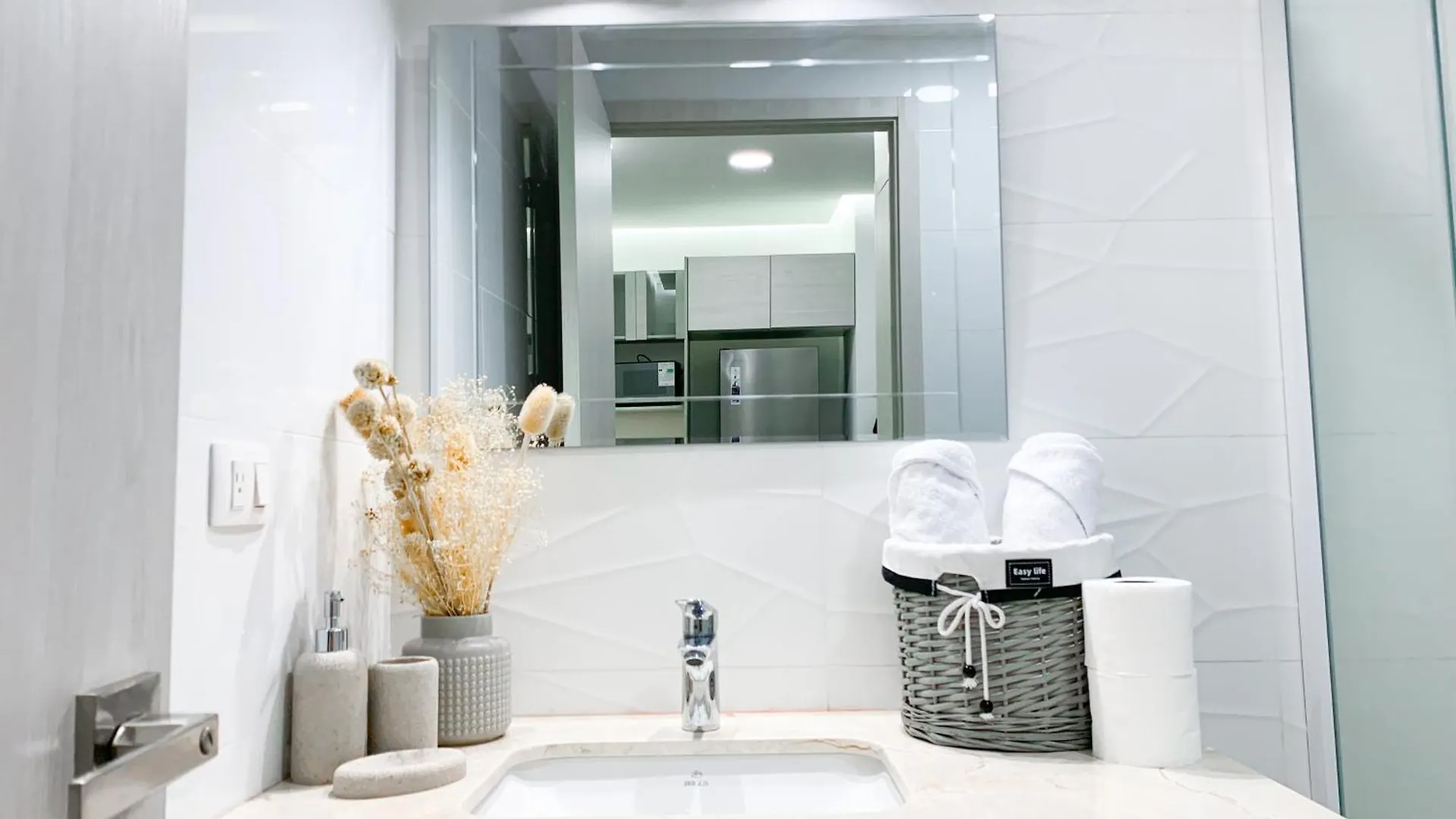 גוויאקיל Suite De Lujo,Cerca Del Mall Del Sol, Sofa Cama, Parqueo