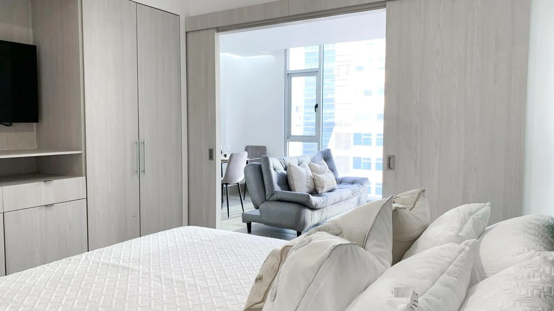 גוויאקיל Suite De Lujo,Cerca Del Mall Del Sol, Sofa Cama, Parqueo דירה