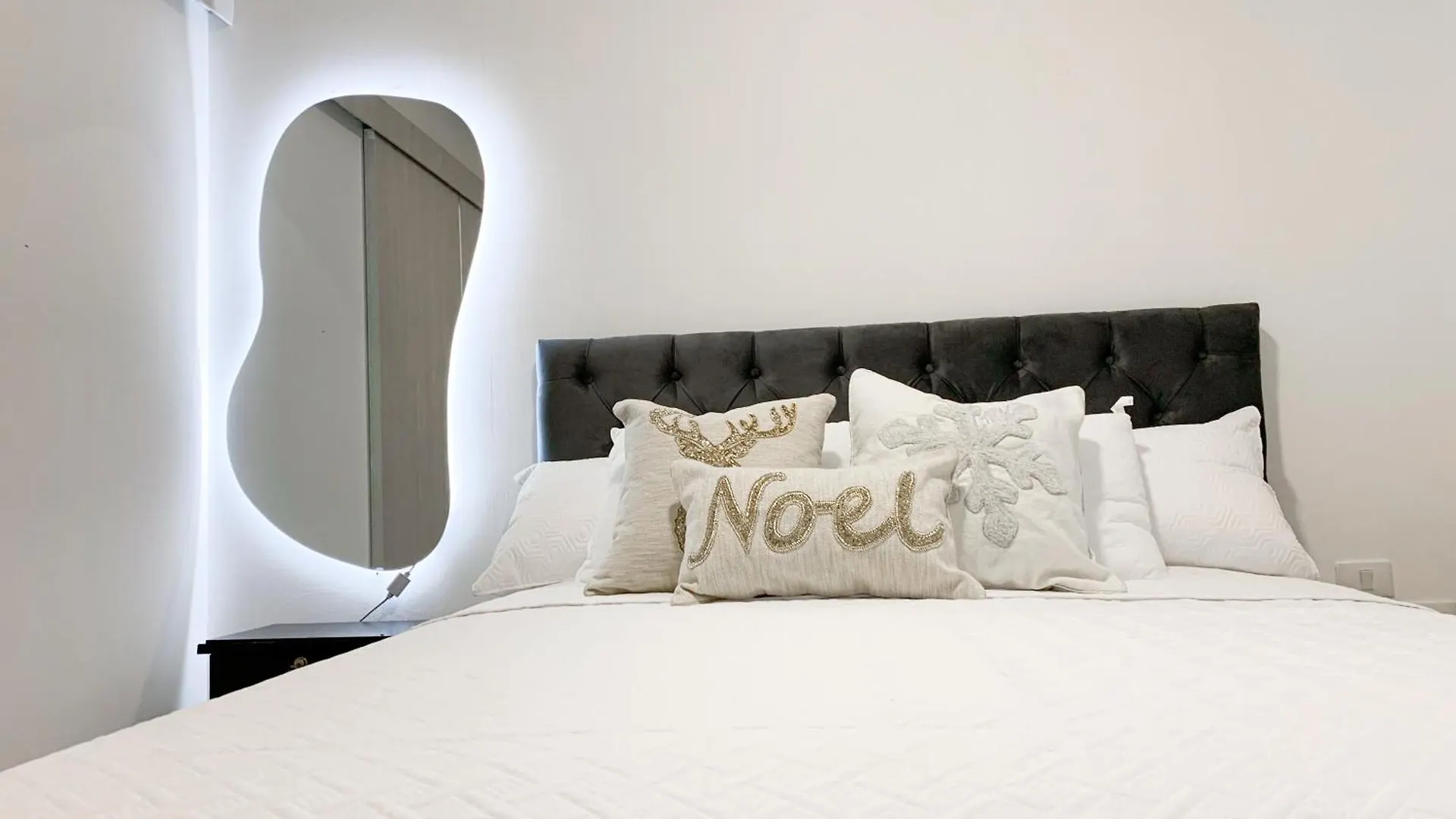 גוויאקיל Suite De Lujo,Cerca Del Mall Del Sol, Sofa Cama, Parqueo